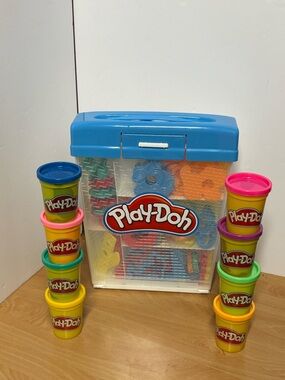 Play-Doh Creative Play Case - new